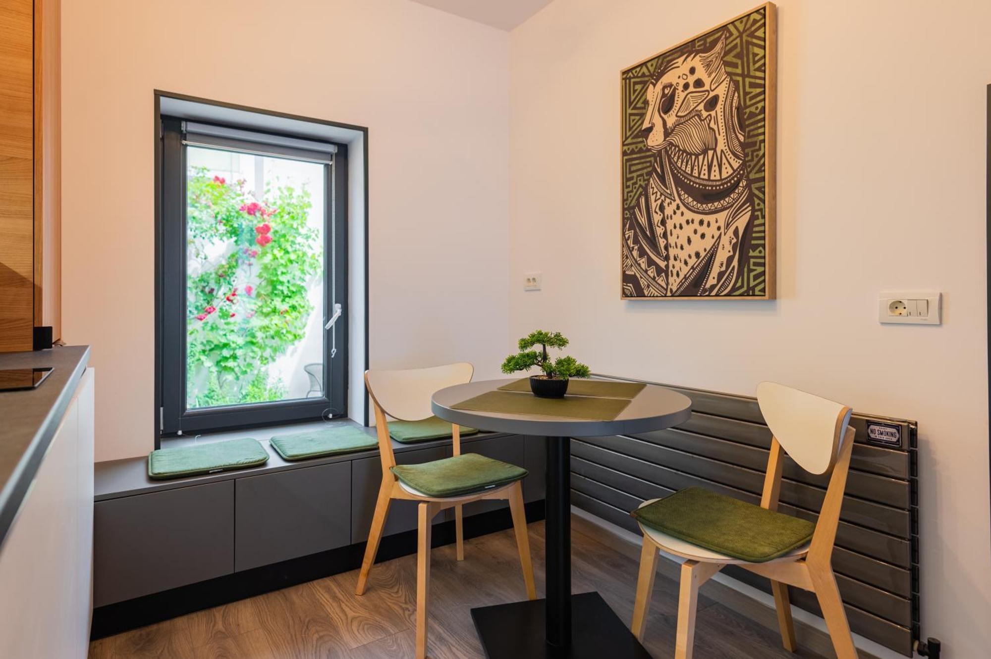 Fun House - Comfortable Stay With Garden And Near Parking Braşov Esterno foto