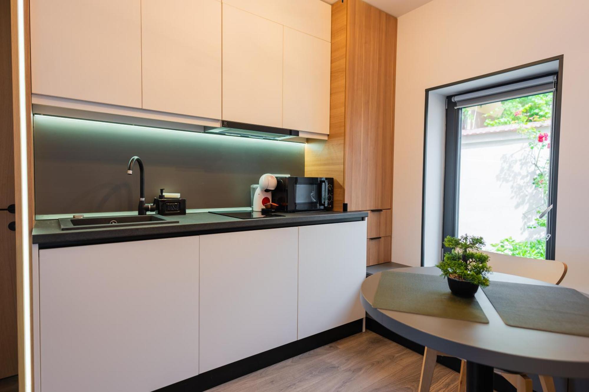 Fun House - Comfortable Stay With Garden And Near Parking Braşov Esterno foto