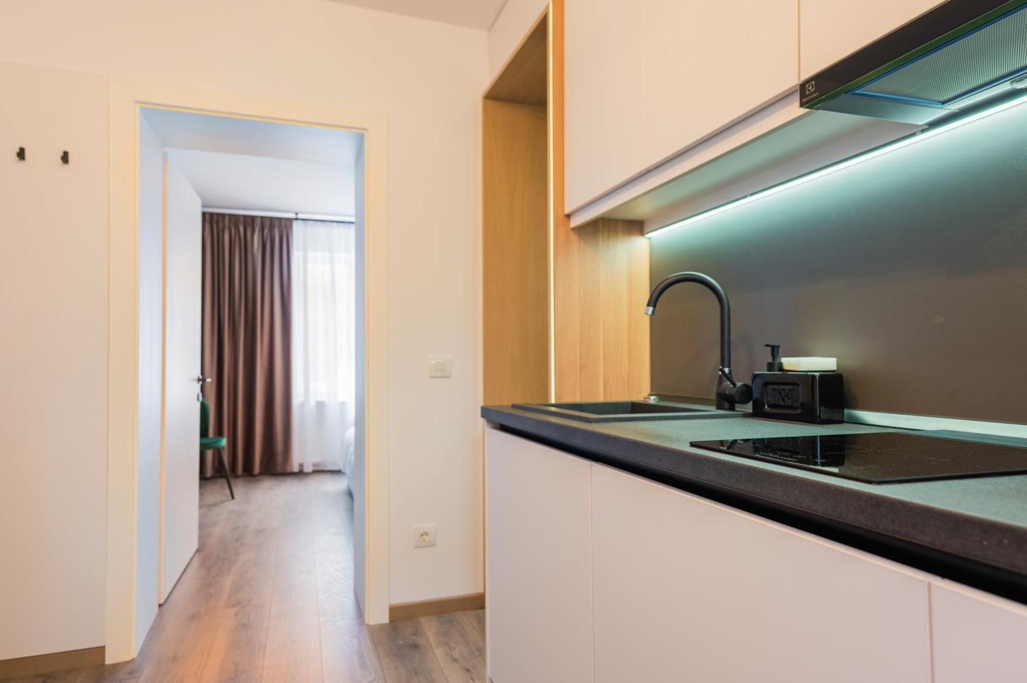 Fun House - Comfortable Stay With Garden And Near Parking Braşov Esterno foto